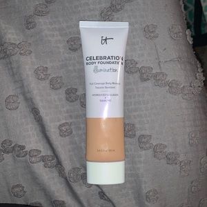 New IT Cosmetics Celebration Body Foundation - Medium